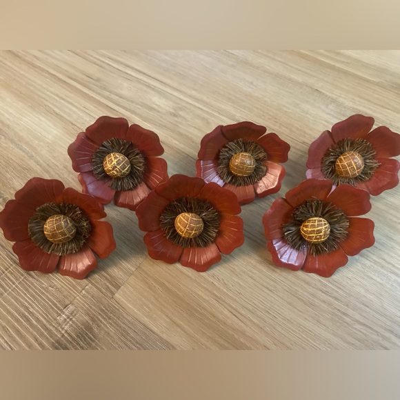 None Other - 🌻🌻6 Elegant Deep Red Metal & Brown Wickered Floral Napkin Rings
